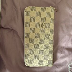 Checkerboard Zip Wallet in Beige and Cream